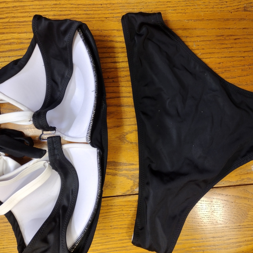 Push Up Bikini - Picture 2 of 3